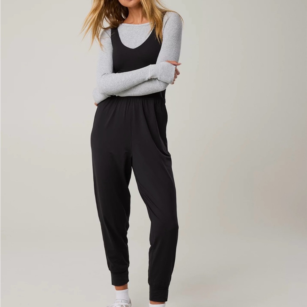 OFFLINE by Aerie ‘The Hugger Easy Jogger Jumpsuit’